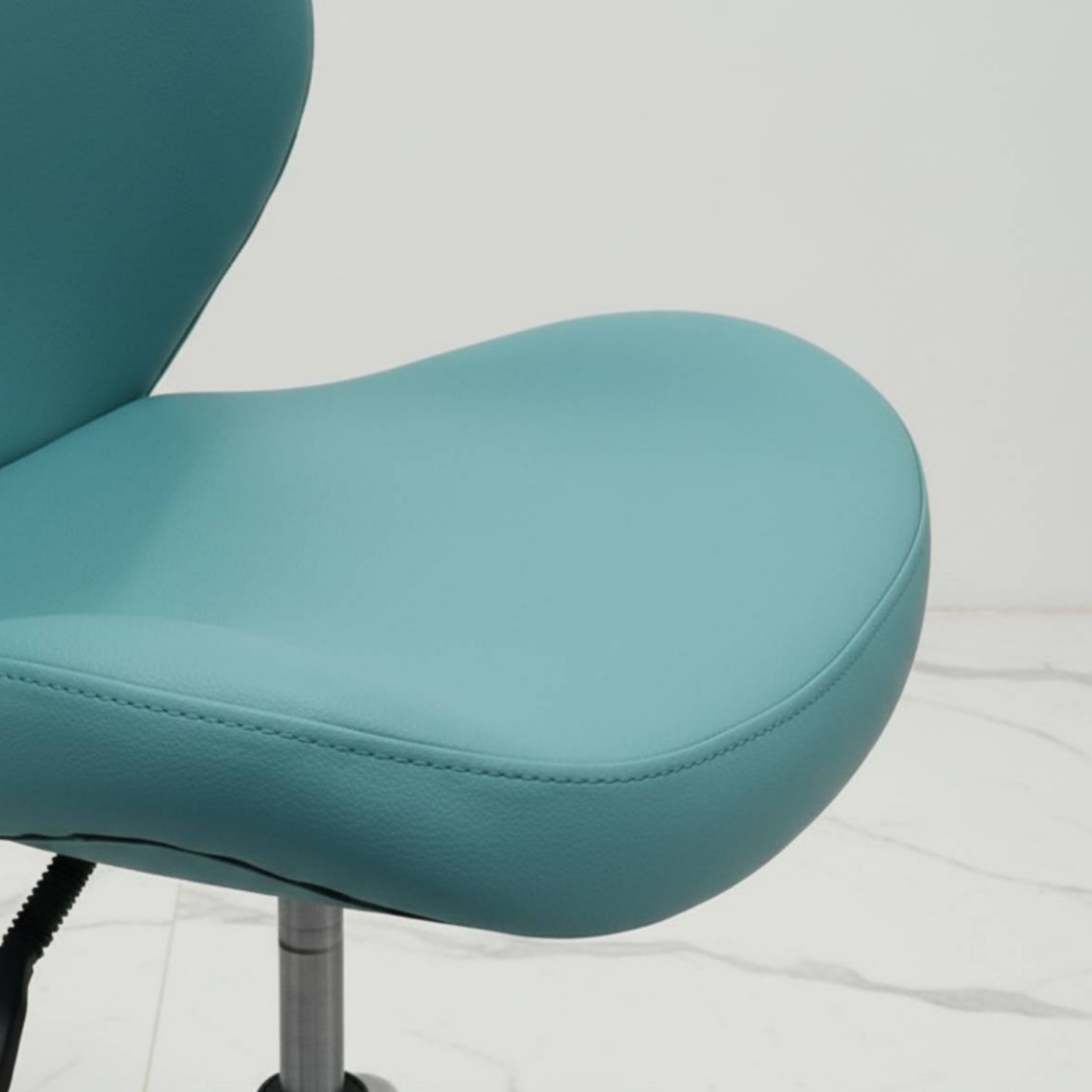 Upholstered Swivel Chair Cushi - Chairs 评论和价格